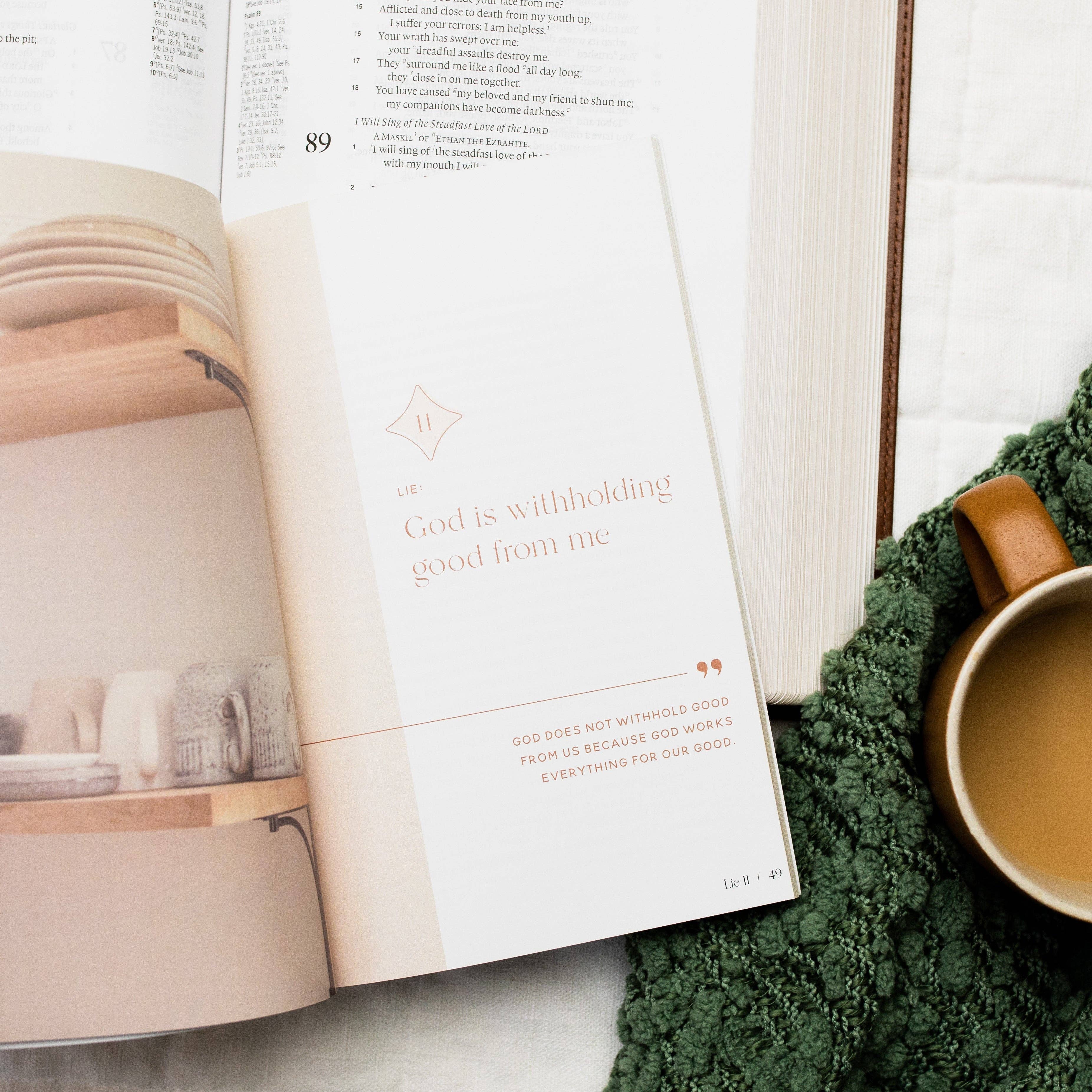 The Daily Grace Co - Thirty Truths for Common Lies for Women Booklet