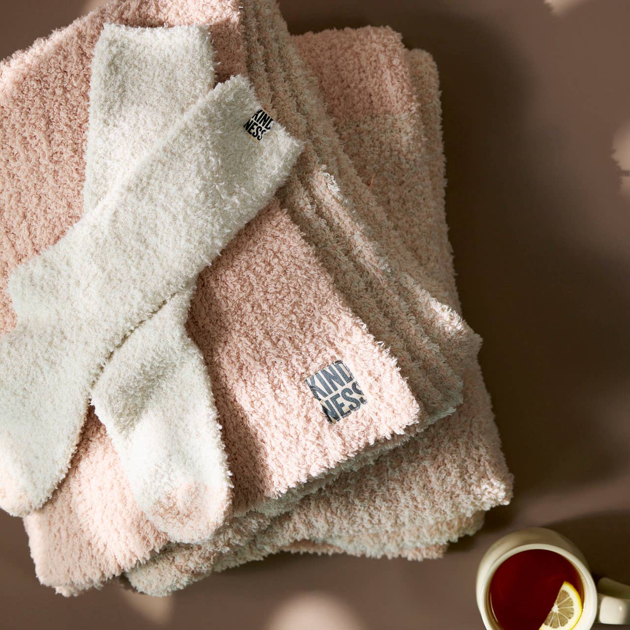 DEMDACO - Throw Blanket - Rose Cloud