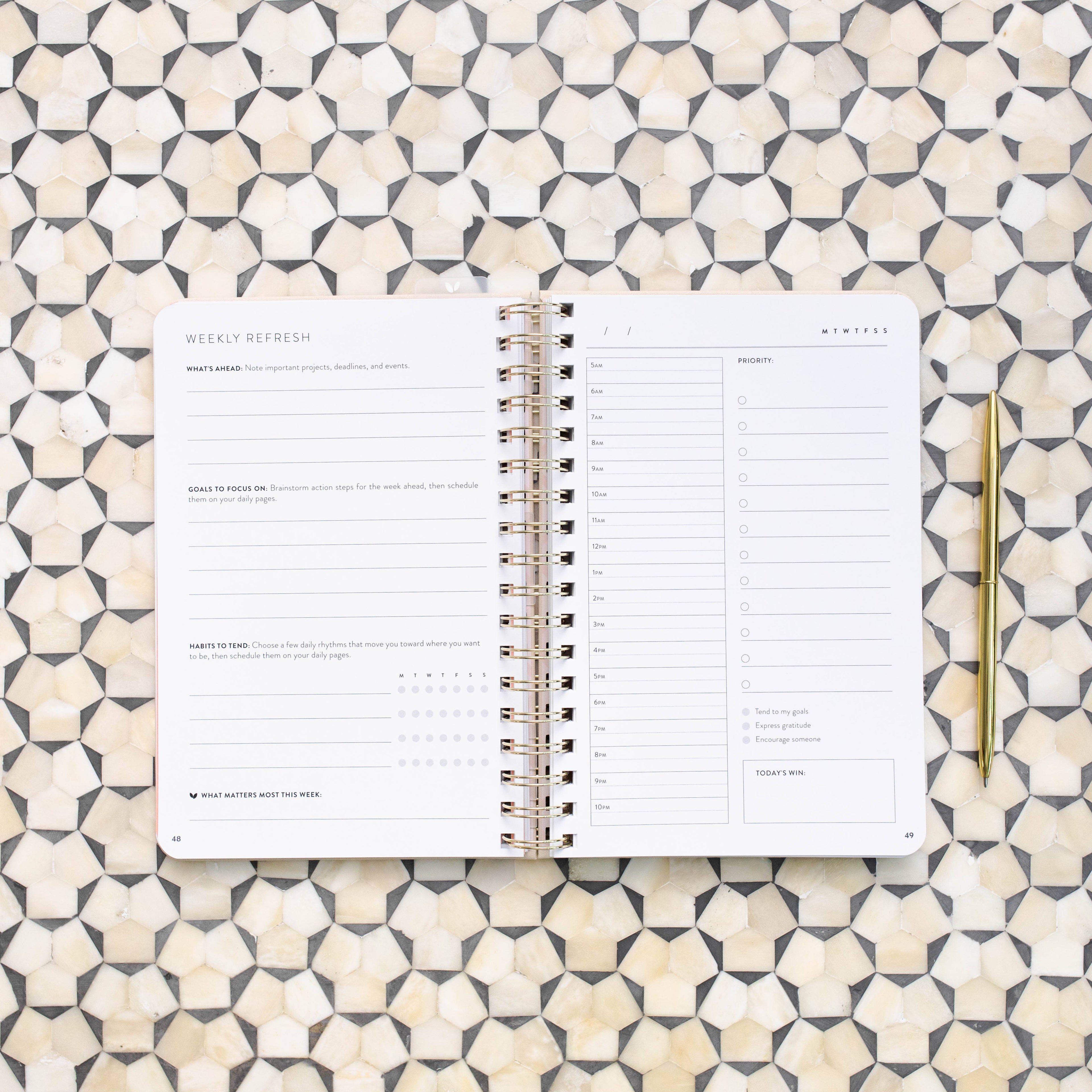 The Daily Grace Co - Fresh Start Daily Goal Planner | Natural Spiral | Undated