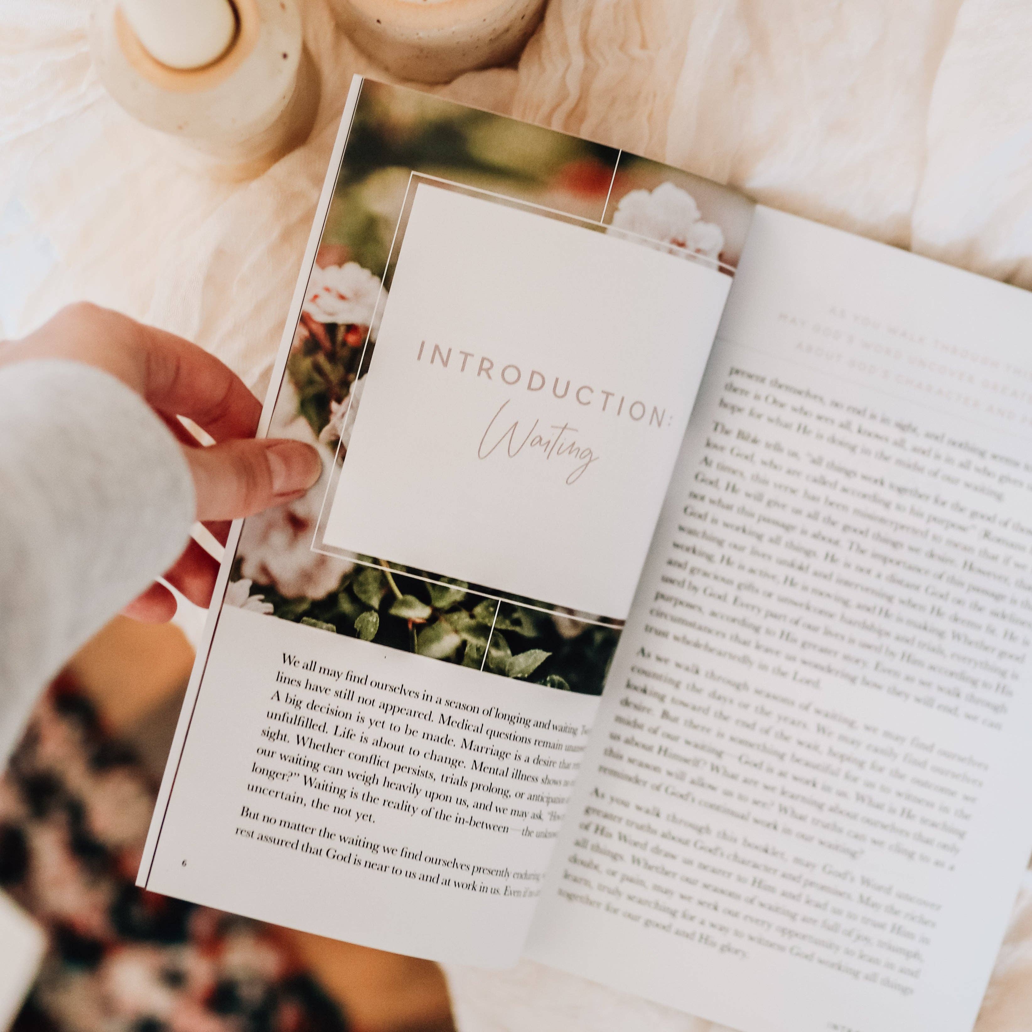 The Daily Grace Co - Meditations for Seasons of Waiting Booklet