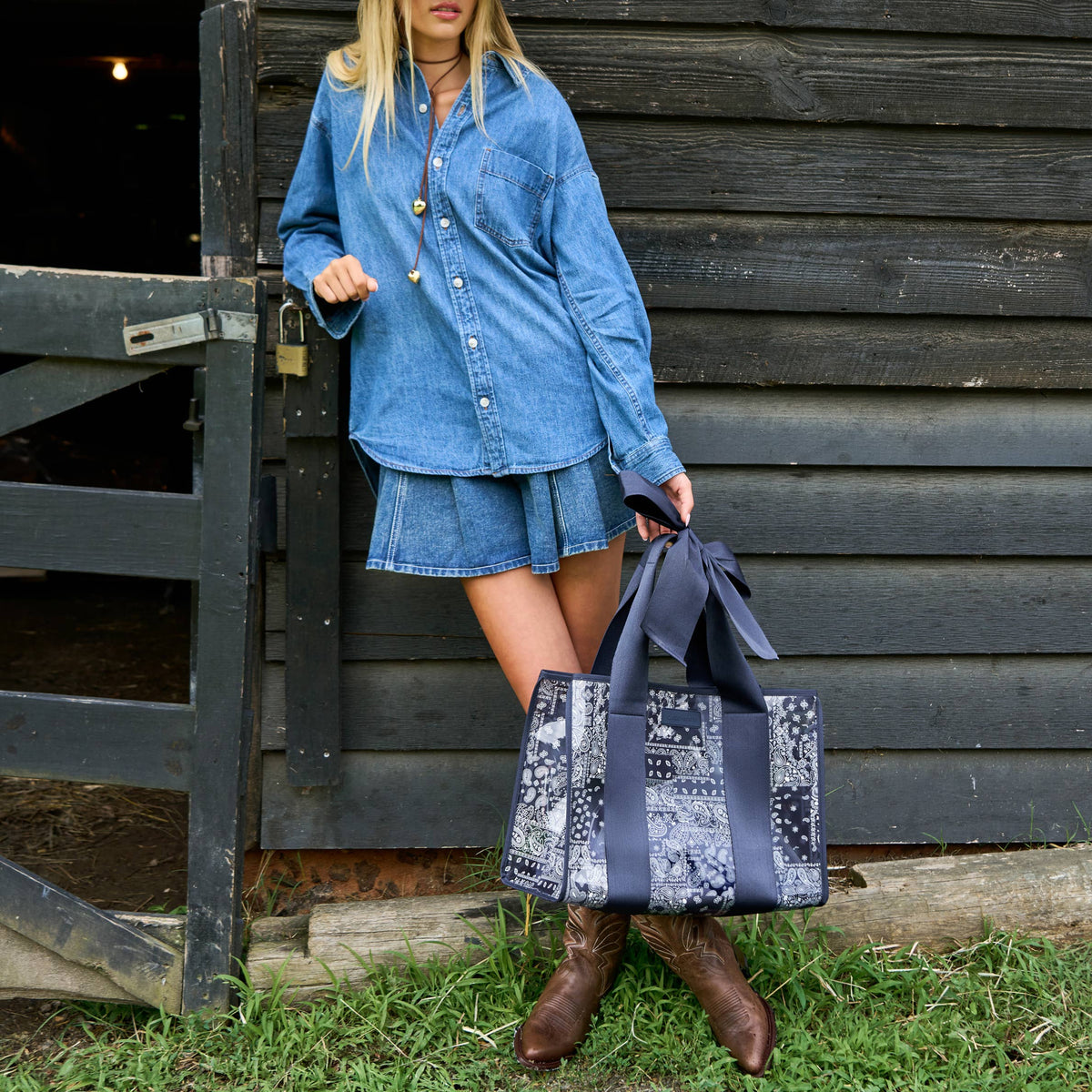 Case-Mate - Case-Mate Navy Bandana Bow Jelly Tote Bag