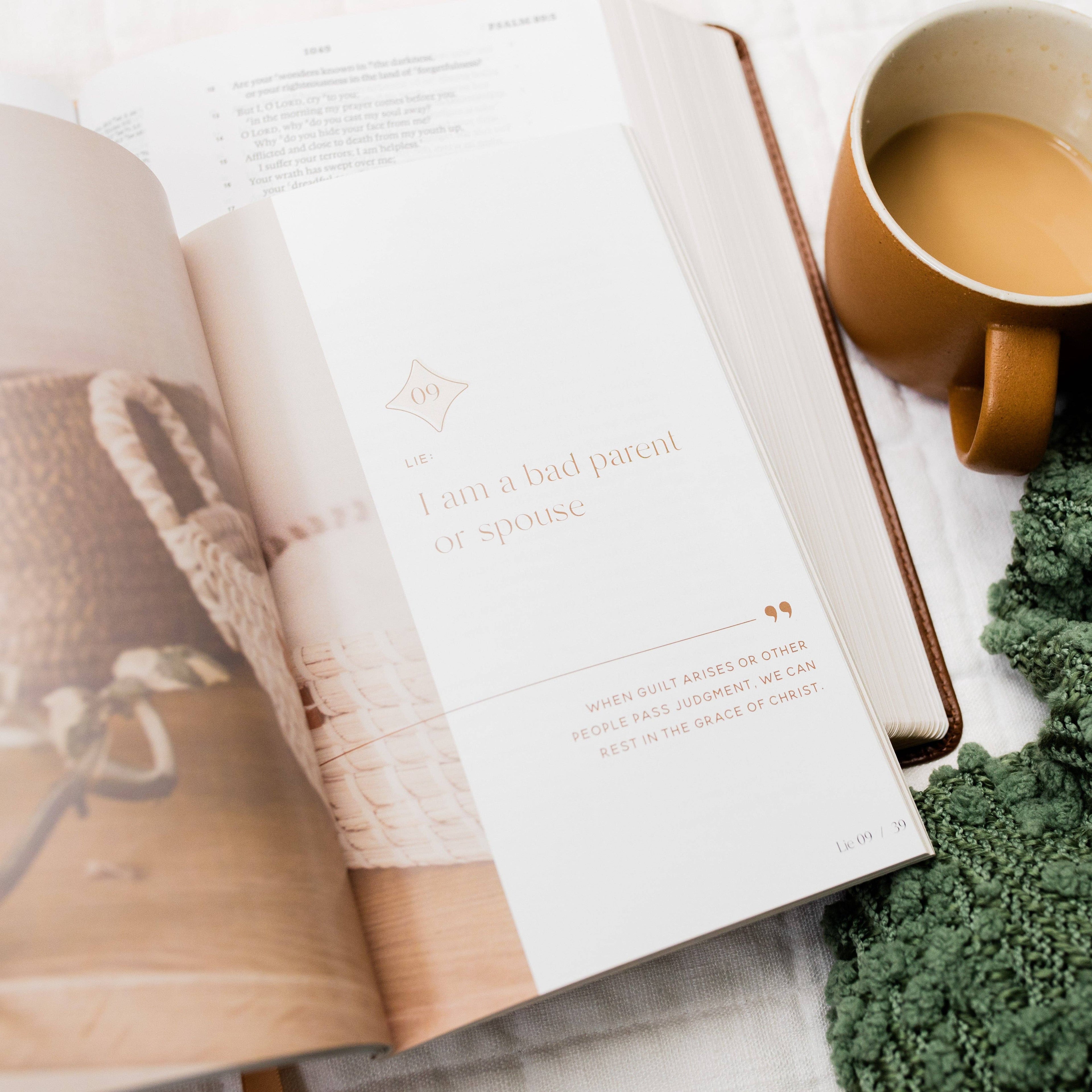 The Daily Grace Co - Thirty Truths for Common Lies for Women Booklet