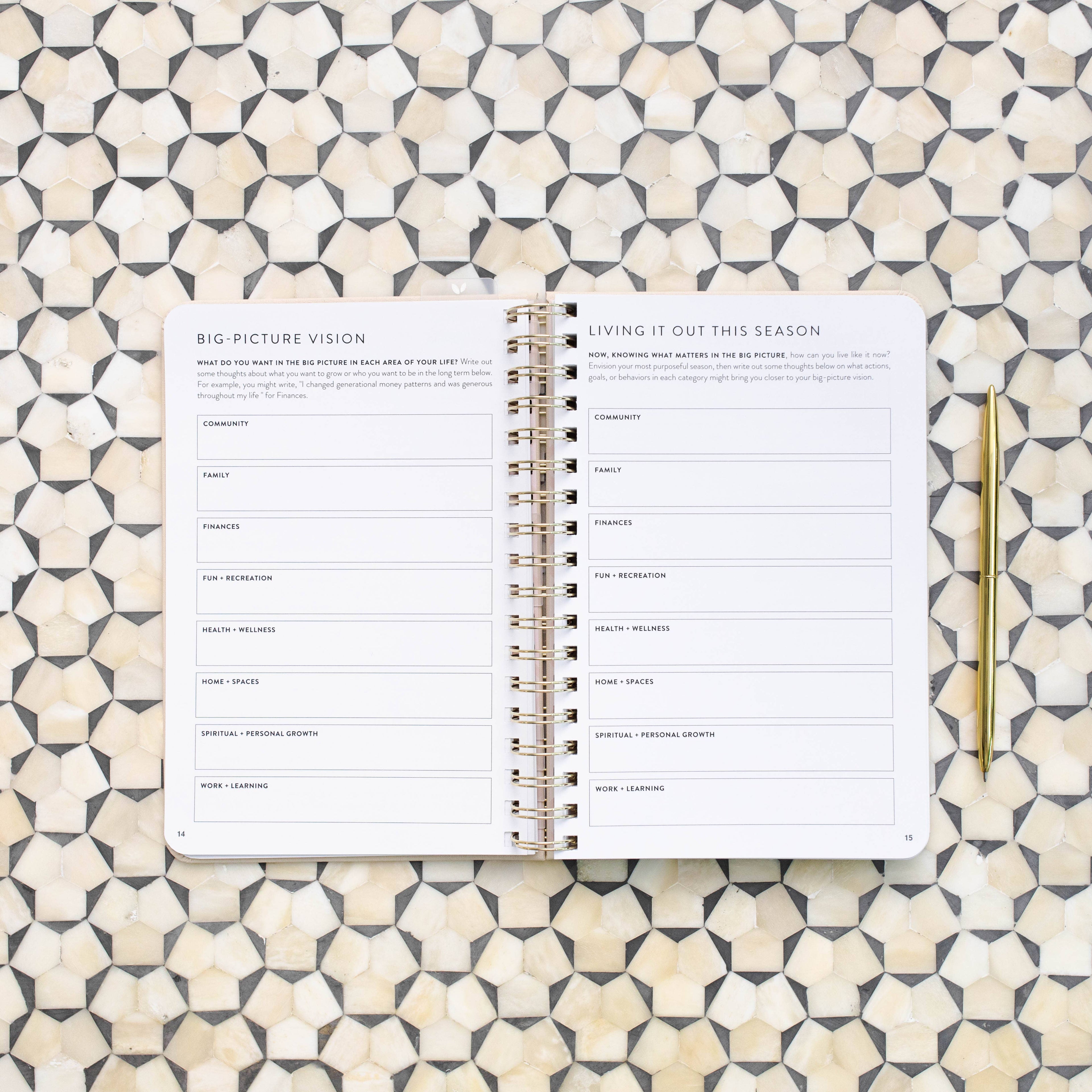 The Daily Grace Co - Fresh Start Daily Goal Planner | Natural Spiral | Undated