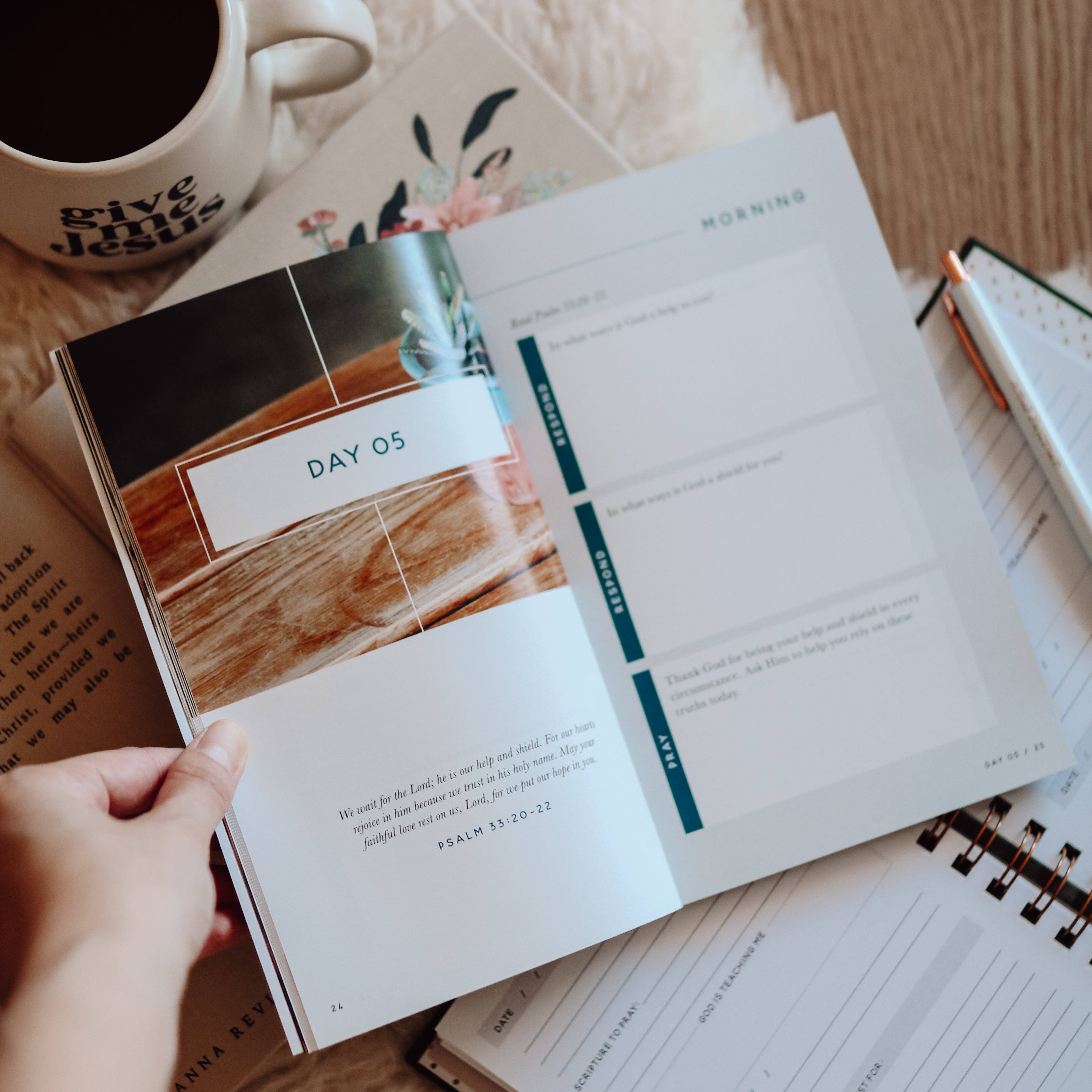 The Daily Grace Co - Meditations for Seasons of Waiting Booklet