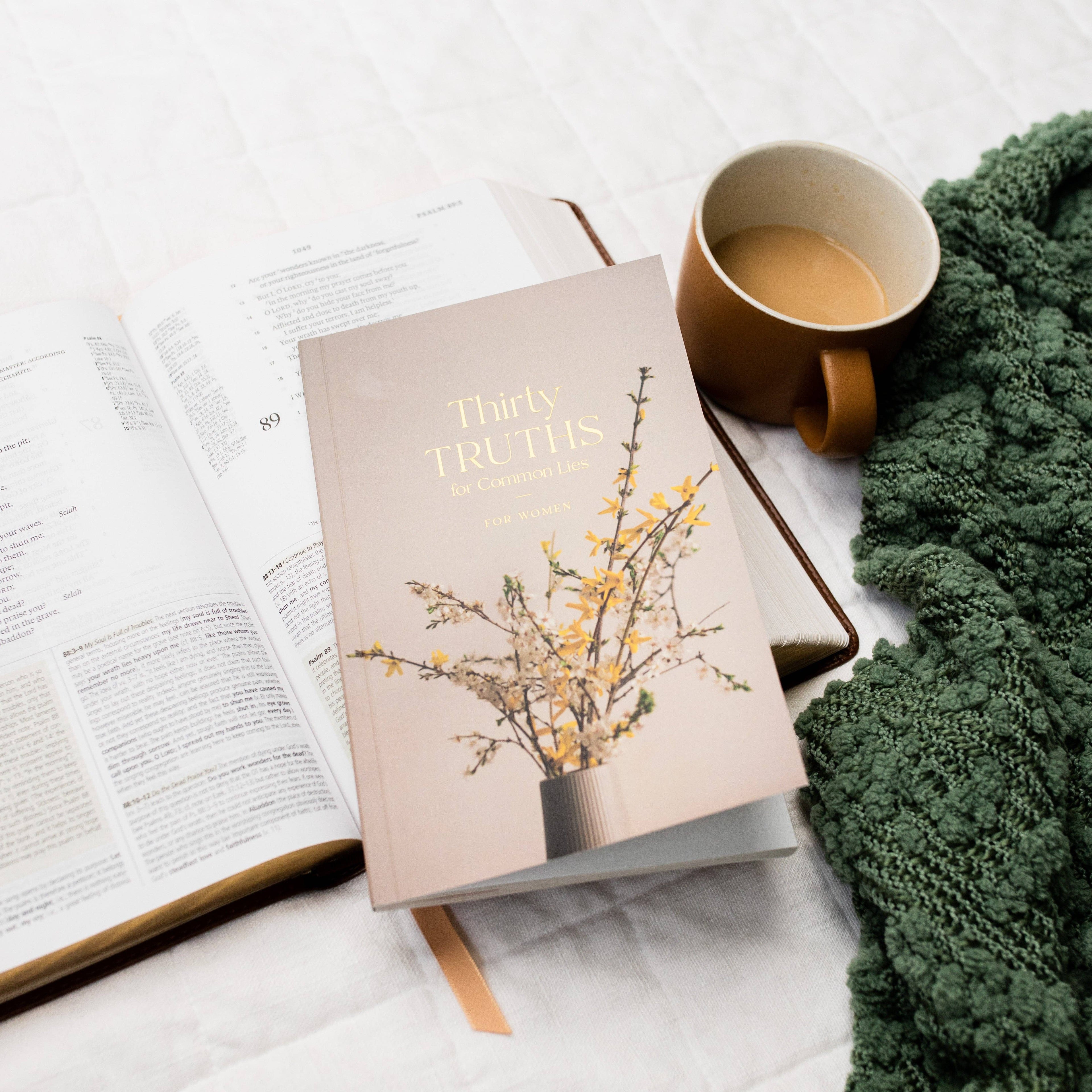 The Daily Grace Co - Thirty Truths for Common Lies for Women Booklet