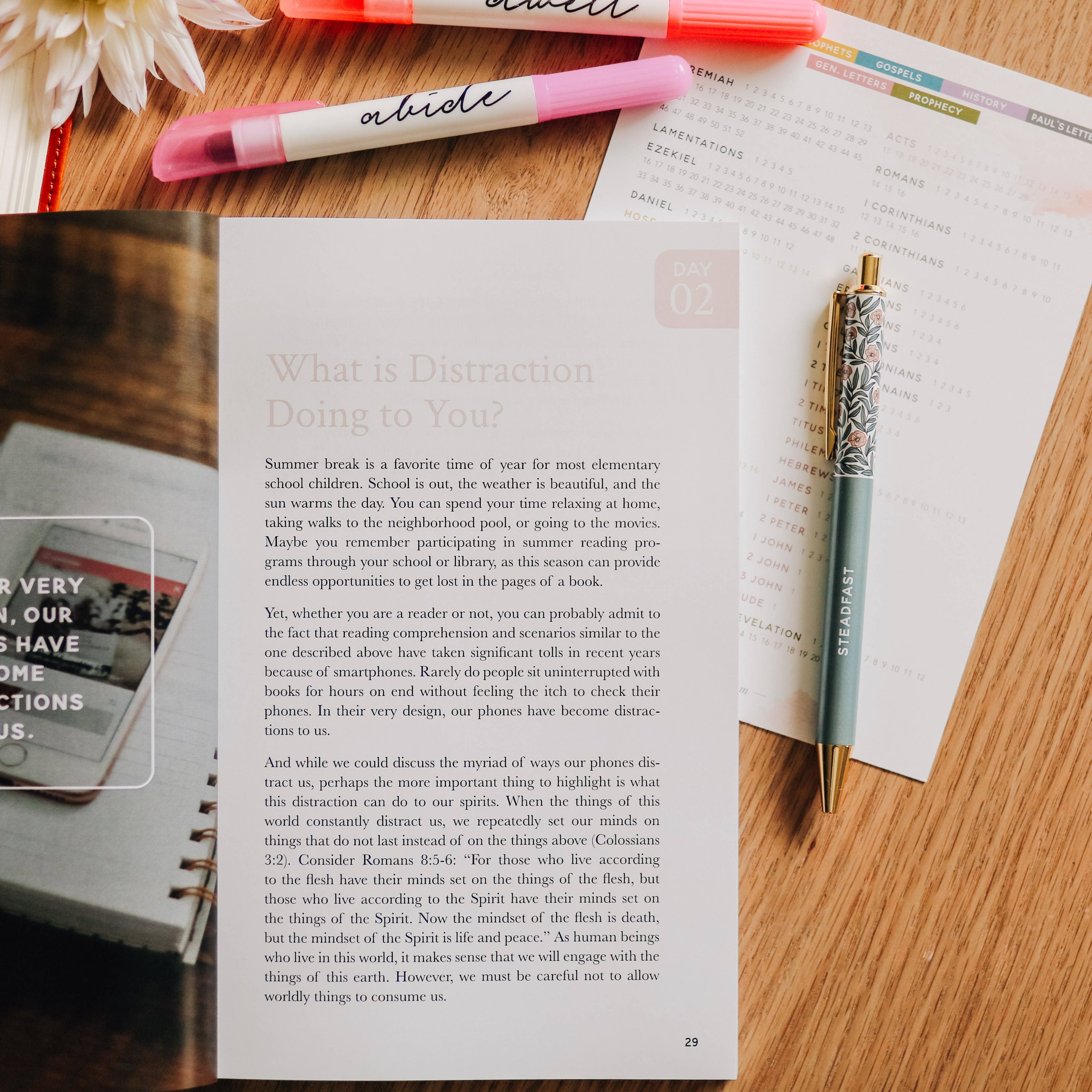 The Daily Grace Co - Redeeming Your Phone Time Booklet