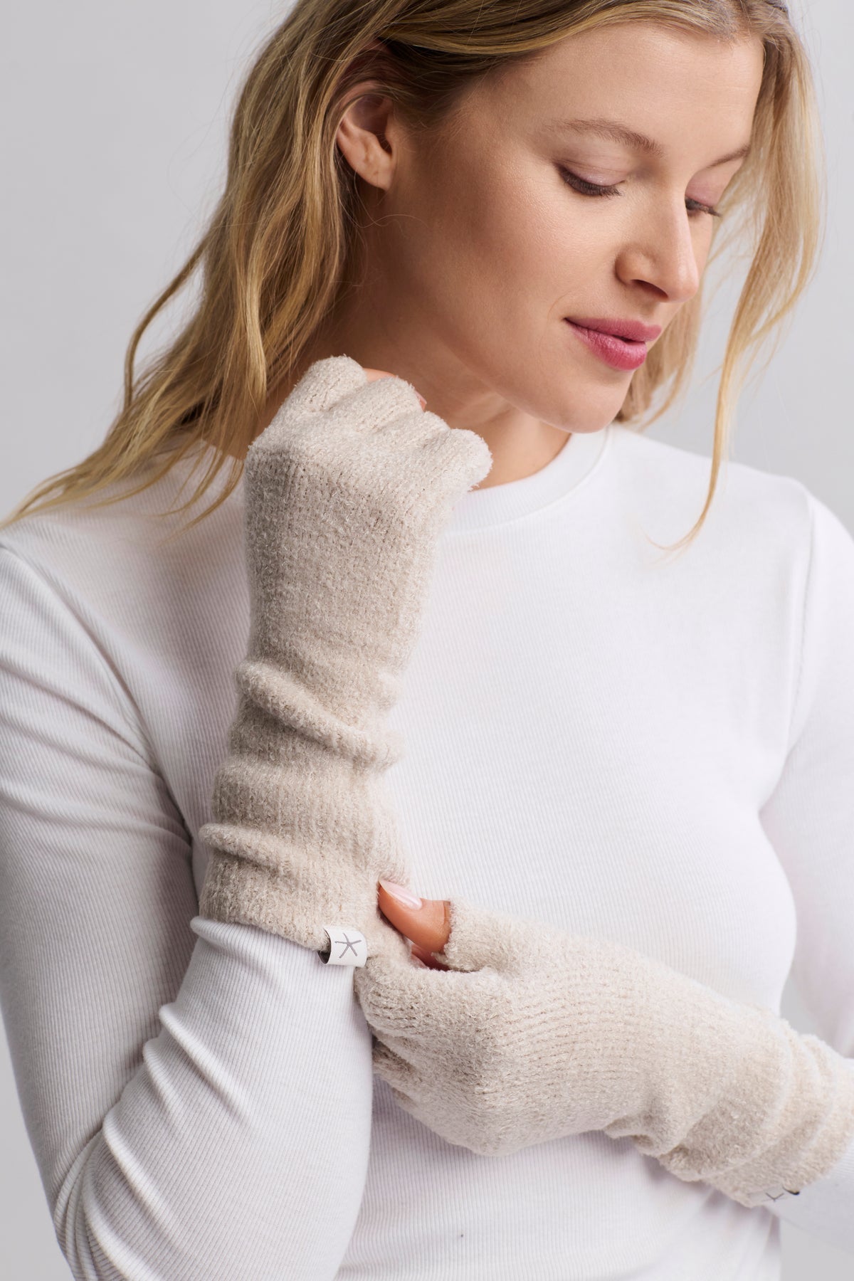 Barefoot Dreams CozyChic Lite Fingerless Gloves