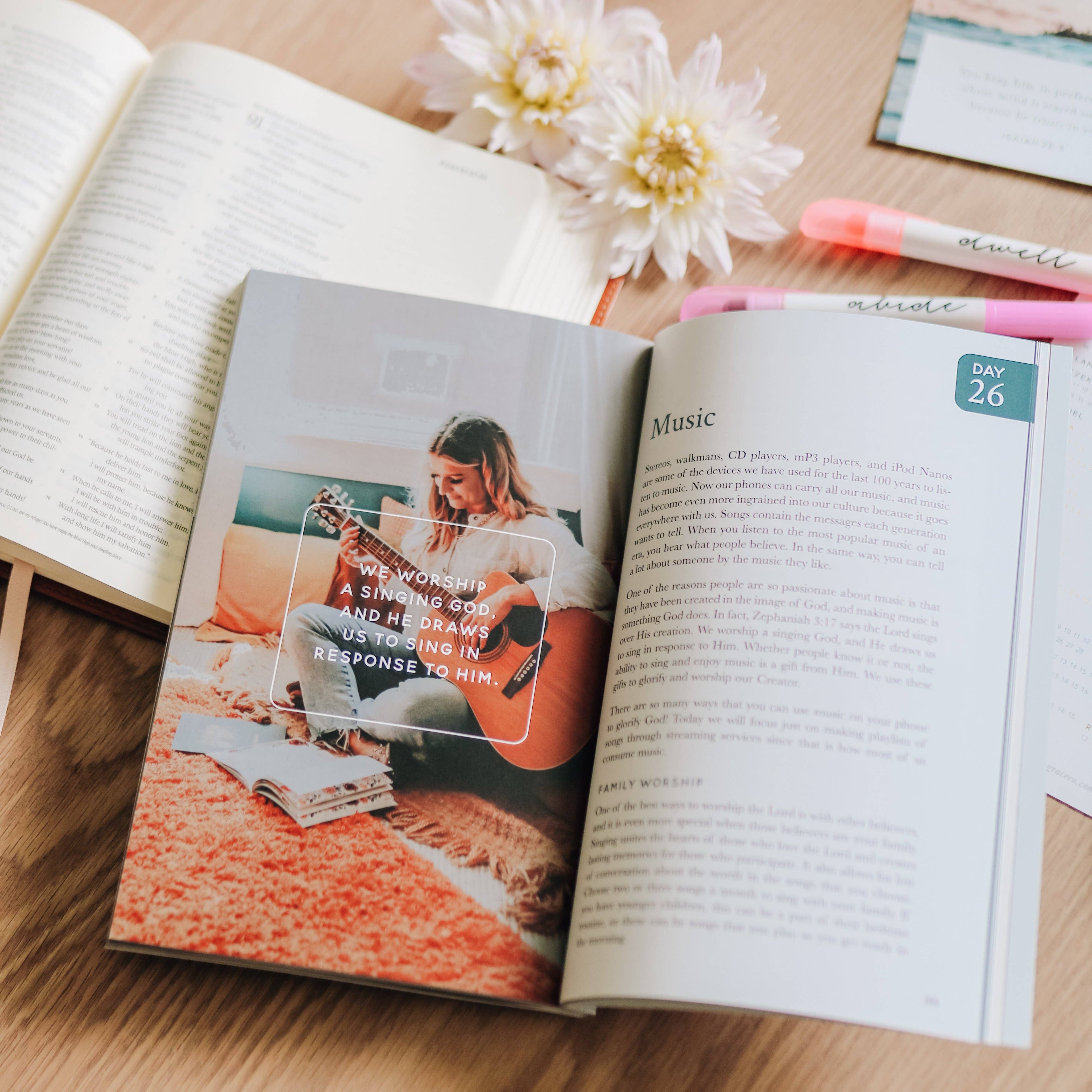 The Daily Grace Co - Redeeming Your Phone Time Booklet