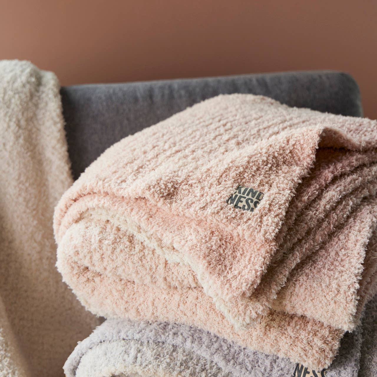 DEMDACO - Throw Blanket - Rose Cloud