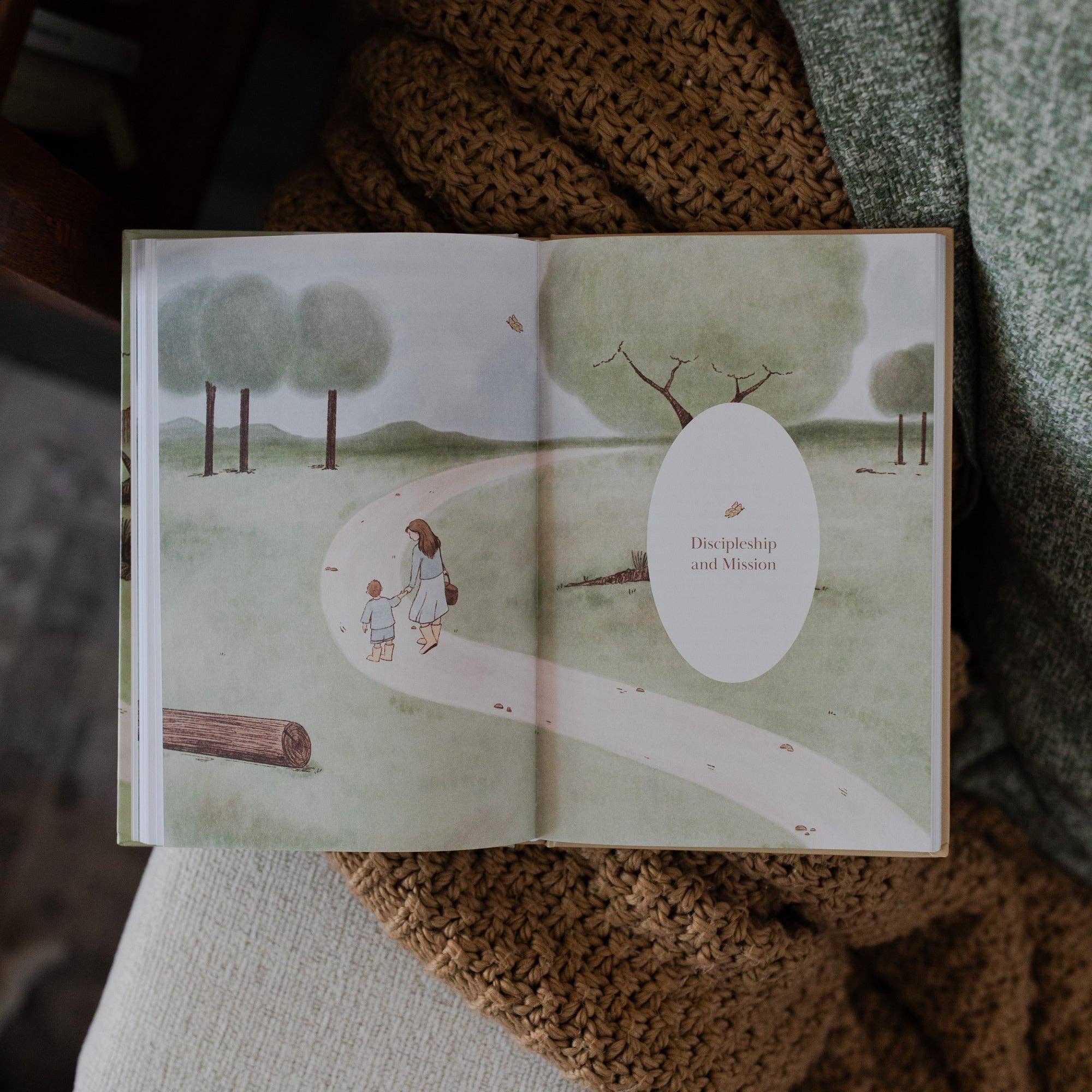 The Daily Grace Co - Christ-Centered Family: Pointing Your Family to Jesus Every Day