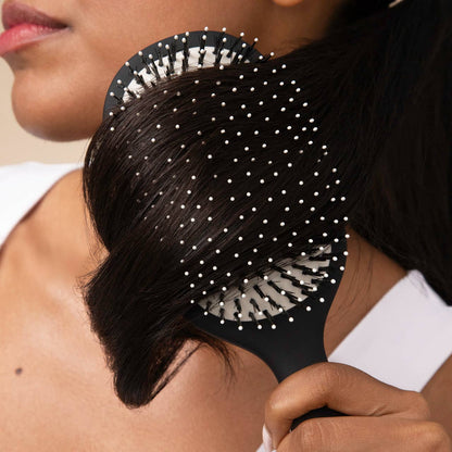 KITSCH - Smooth &amp; Polish Brush in Black
