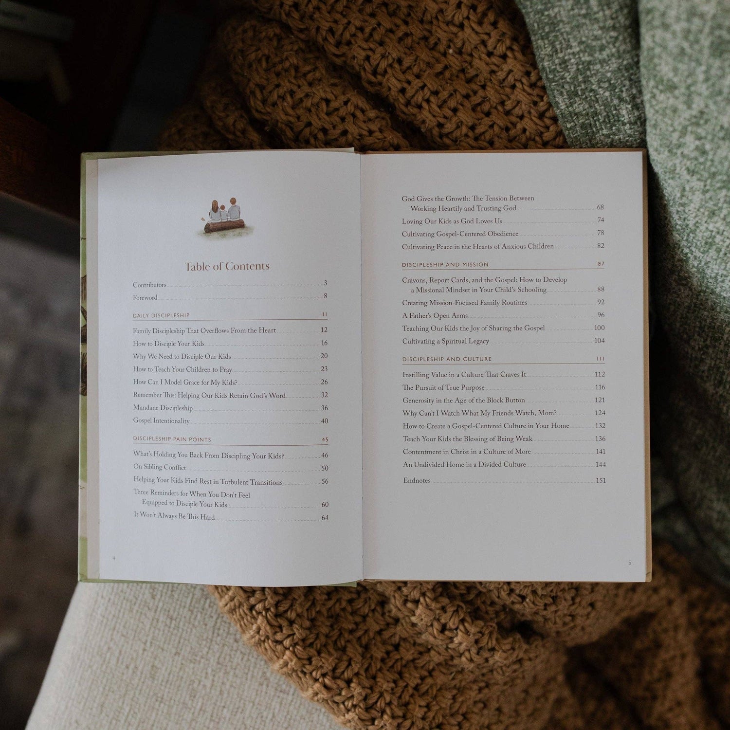 The Daily Grace Co - Christ-Centered Family: Pointing Your Family to Jesus Every Day